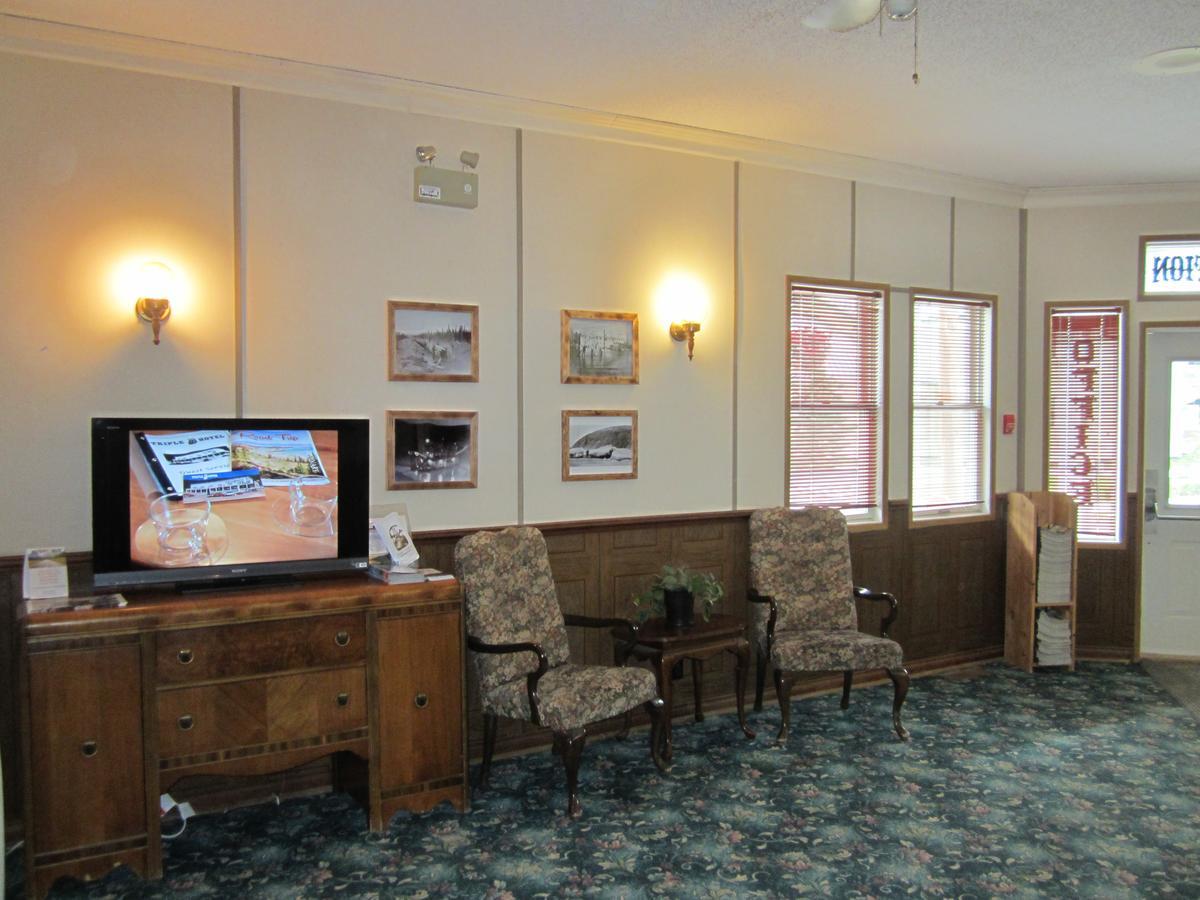 Triple J Hotel Dawson City Exterior photo